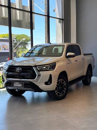 TOYOTA HILUX 2.8 D-4D TURBO DIESEL CD SRX 4X4 AUTOMÁTICO